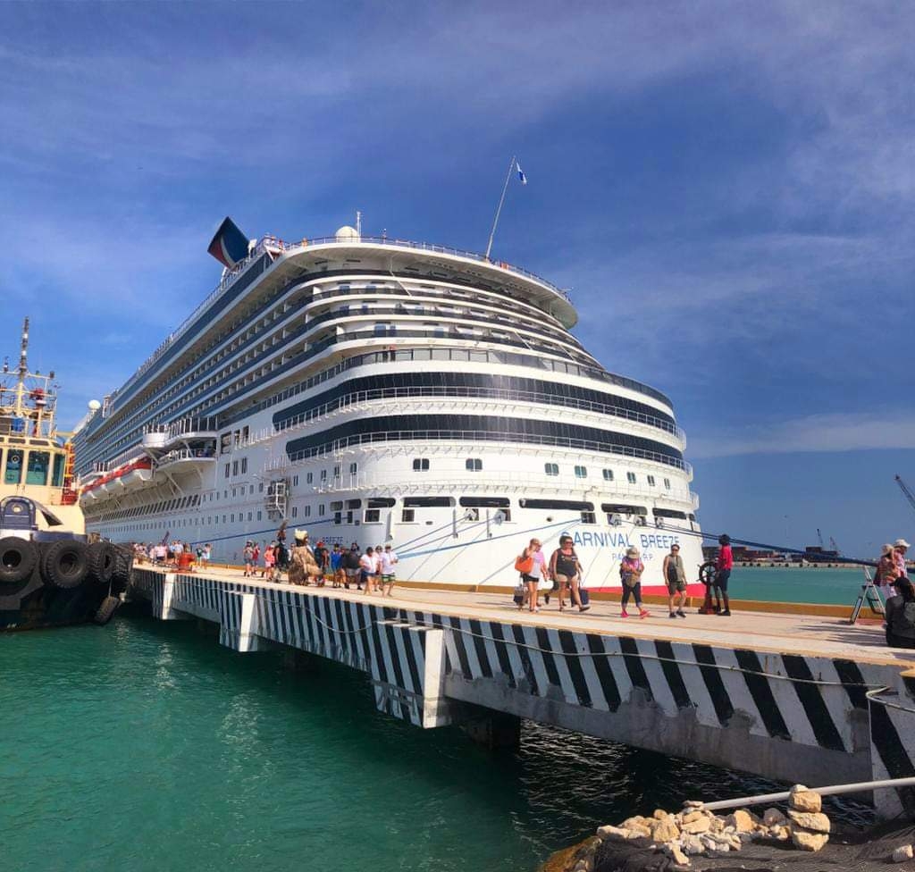 Progreso rompe récord de visitantes con llegada del crucero Carnival Breeze