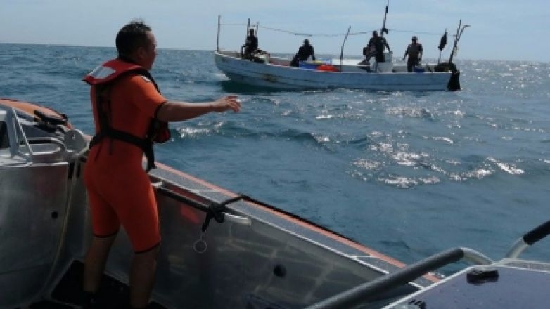 Los pescadores fueron rescatados cerca de Isla Pérez