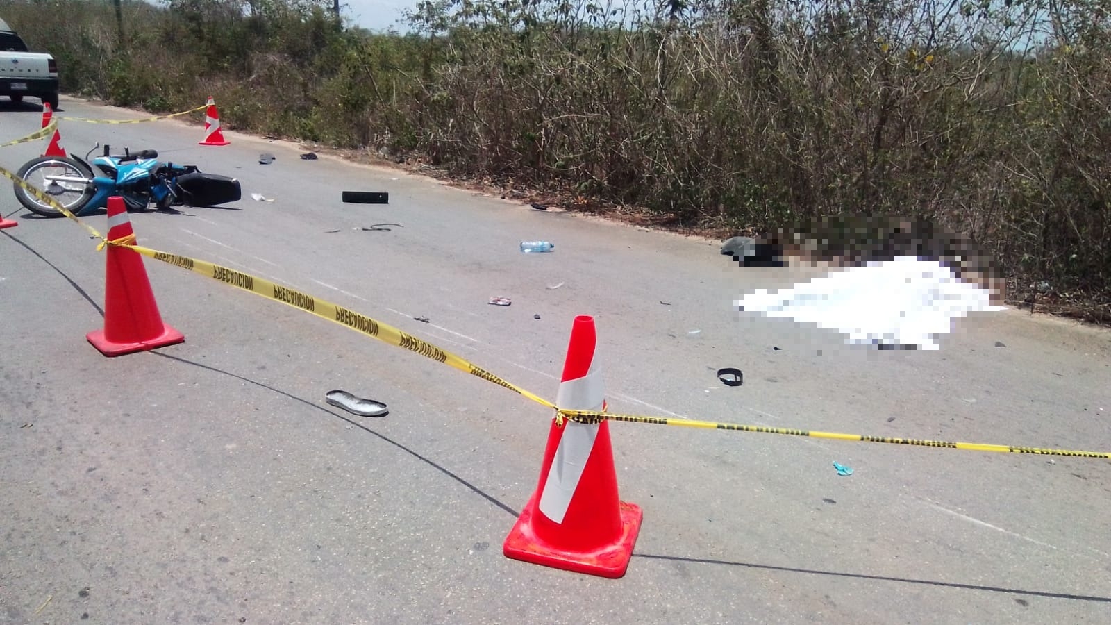 Muere motociclista tras chocar de frente contra una camioneta en Izamal
