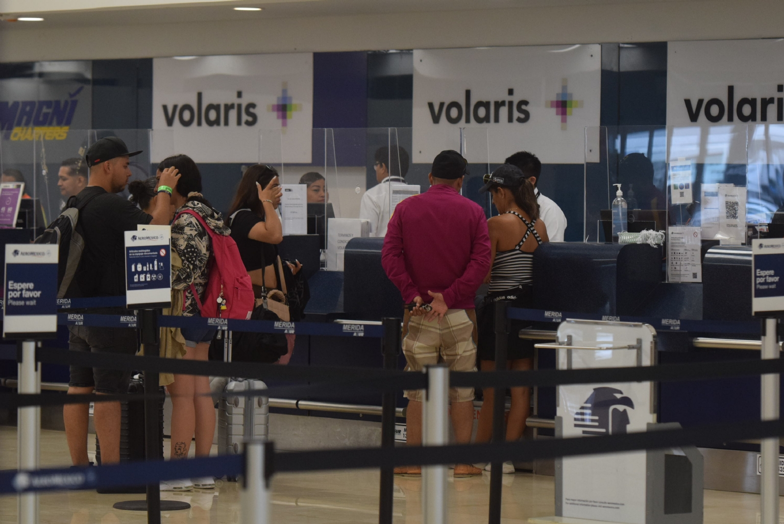 Aeropuerto de Mérida: Familia de Guadalajara denuncia mal servicio de equipaje en Volaris