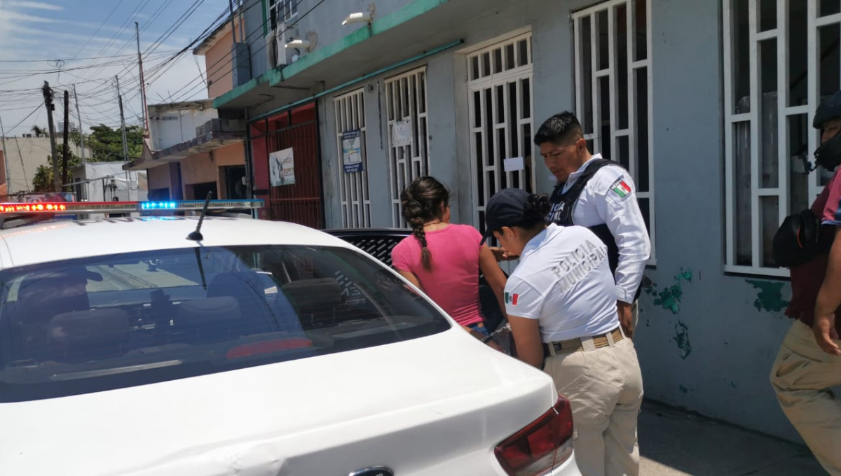 Detienen a mujer sospechosa de robar en una casa de Ciudad del Carmen