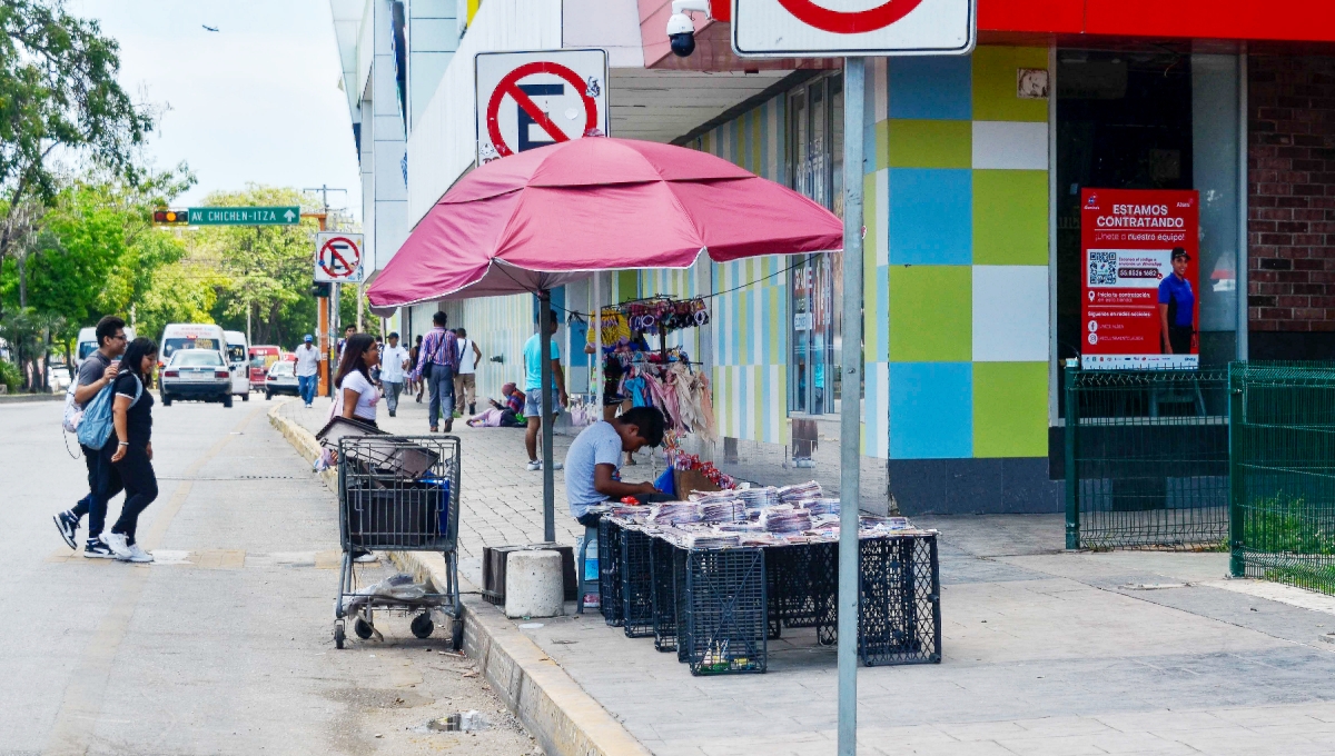Ayuntamiento 'limpia' el Centro de Cancún de ambulantes