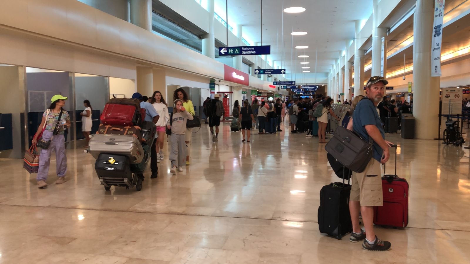 Aeropuerto de Cancún registra casi 600 vuelos programados: EN VIVO