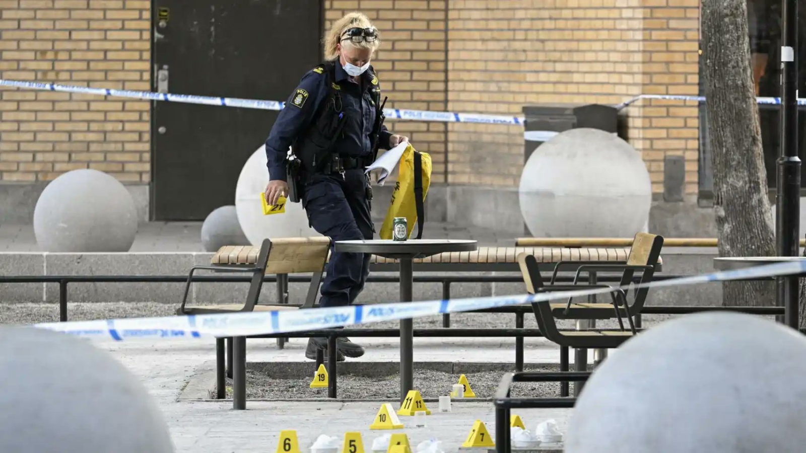 Tiroteo en un centro comercial de Estocolmo deja a un joven muerto y tres heridos