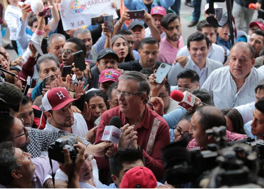 Consejo Nacional de Morena: Simpatizantes reciben al canciller Marcelo Ebrard