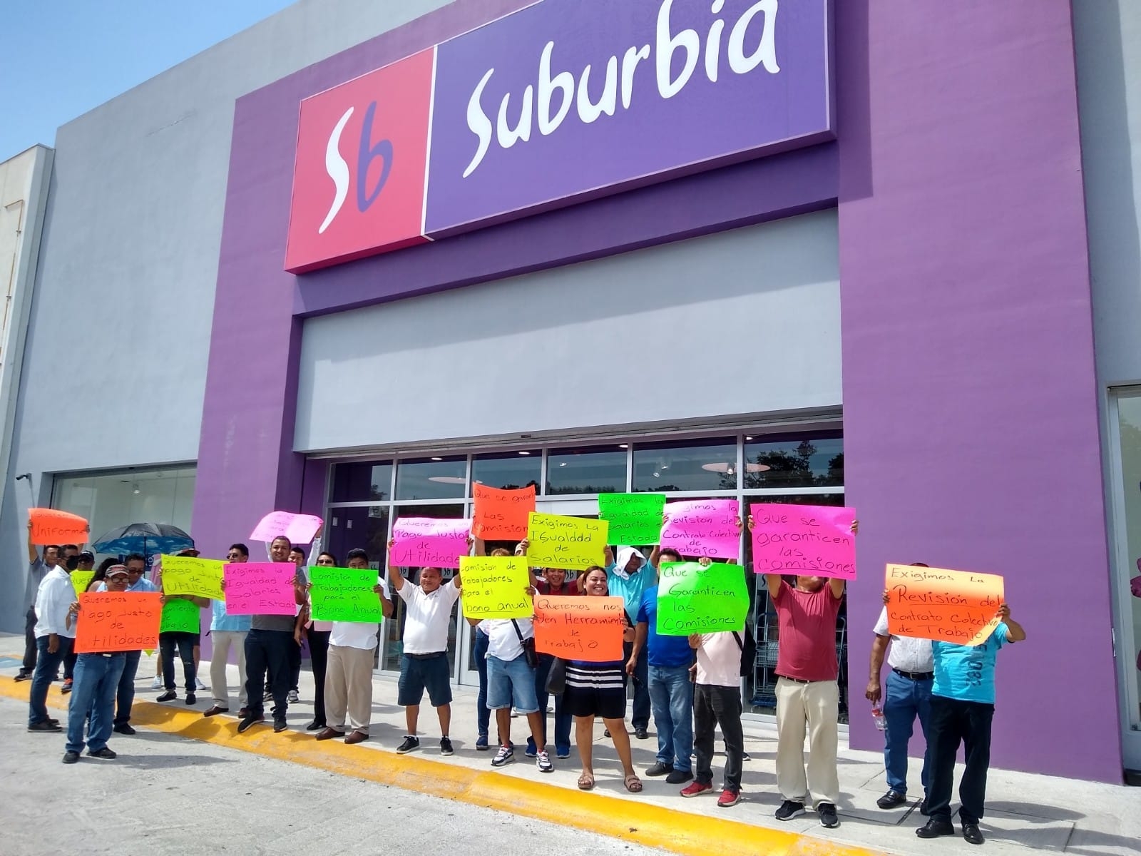 Trabajadores de Suburbia en Cancún y Playa del Carmen anuncian manifestación
