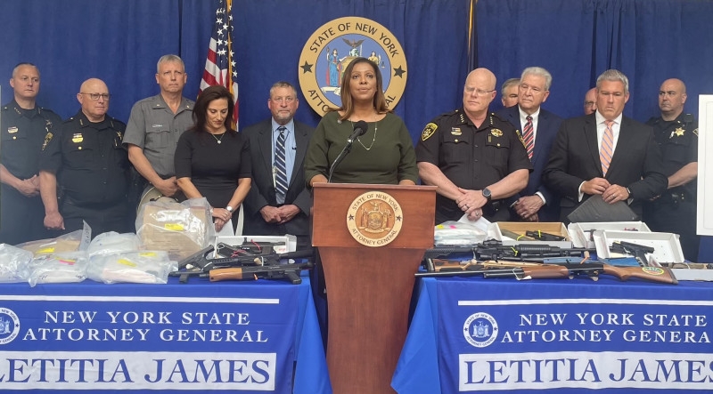 La fiscalía de Nueva York anunció la detención de 48 presuntos integrantes de una red de narcotráfic