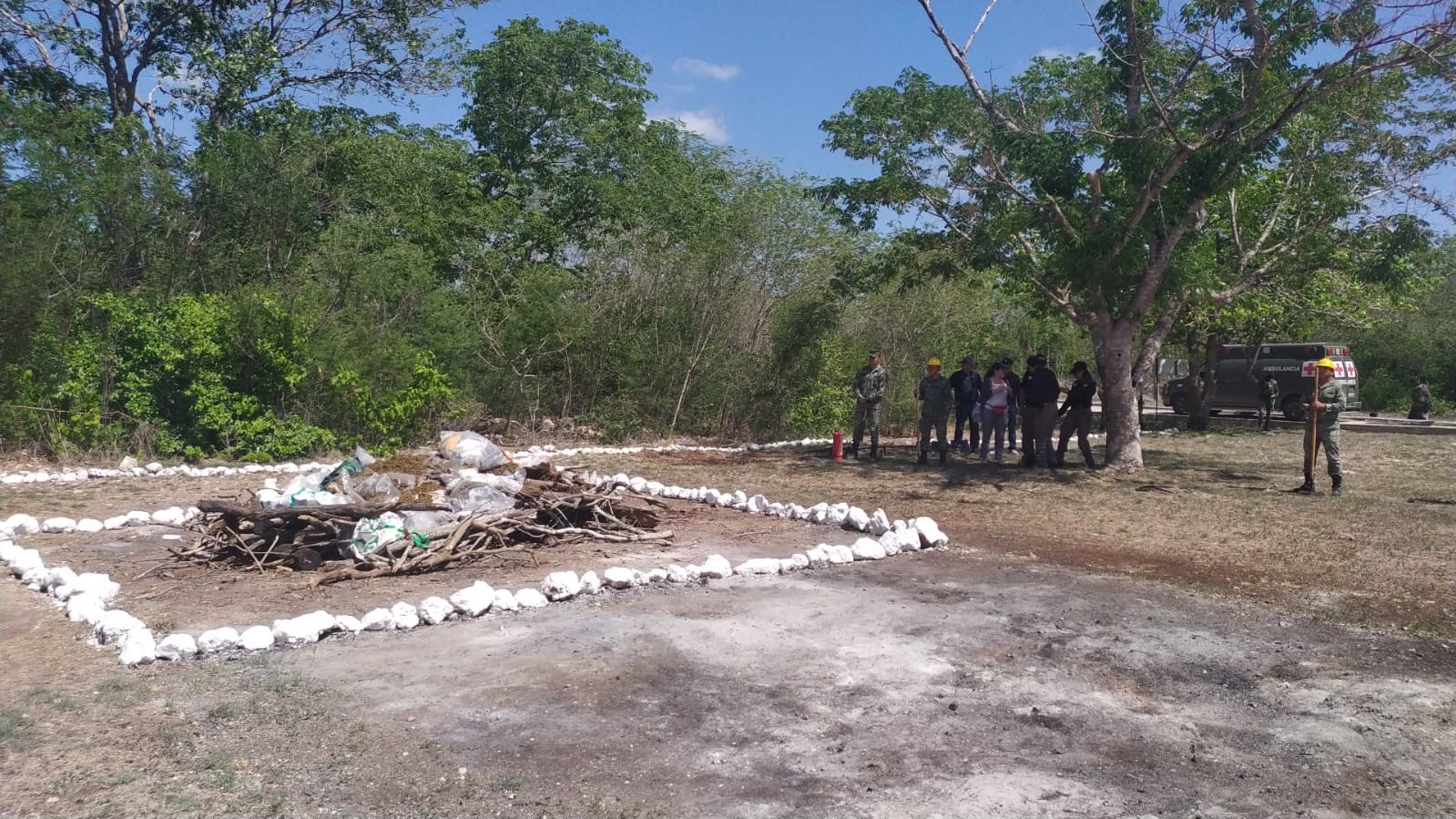 Incineran drogas y objetos ilegales decomisados durante cateos en Yucatán: EN VIVO