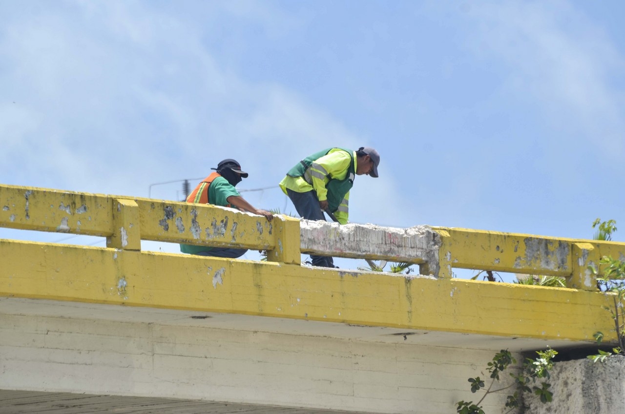 Para el nuevo puente se les está ofrendando los trabajos a las deidades mayas