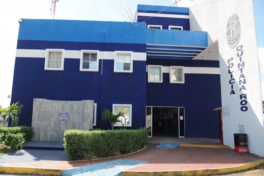 Detienen a pollero que mantenía retenidos a cubanos en casa de seguridad en Cancún 