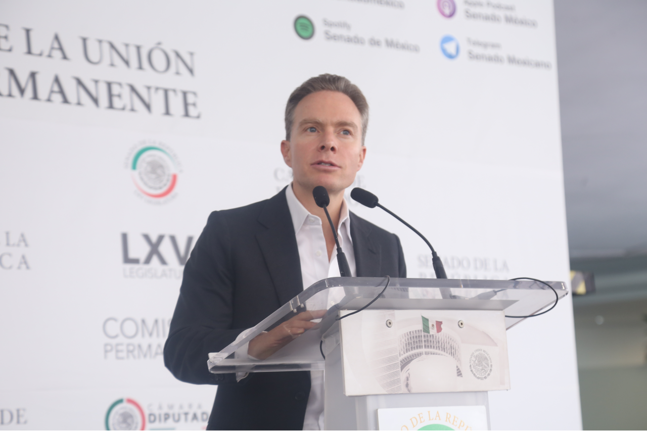 Manuel Velasco se registra como aspirante de Morena a candidatura presidencial 2024