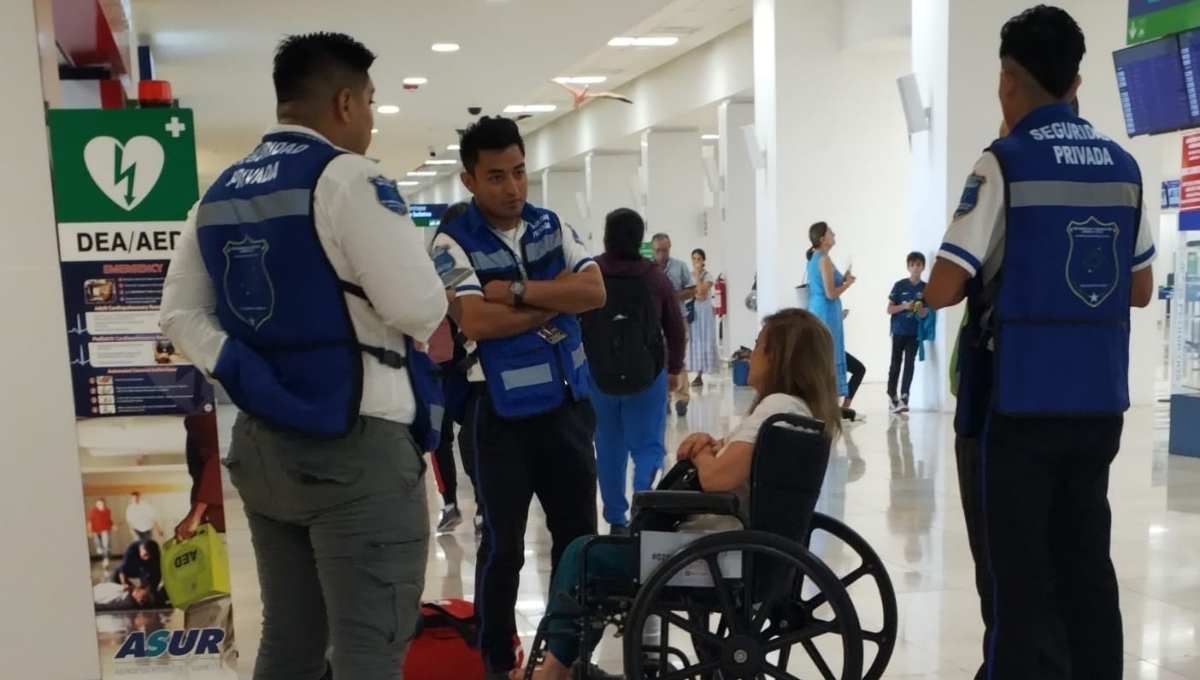 Personal de VivaAerobus deja sin oxígeno a una mujer en el vuelo CDMX-Mérida