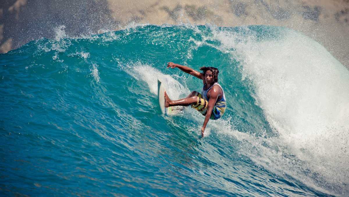 Estas son las mejores playas para surfear en la Península de Yucatán
