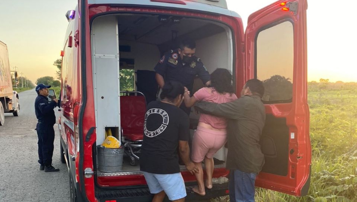 Paramédicos trasladaron a la mujer al hospital San Carlos de Tizimín