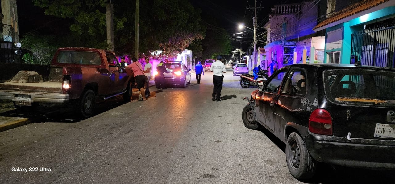 Intentan asesinar a un hombre afuera de un establecimiento en Cozumel