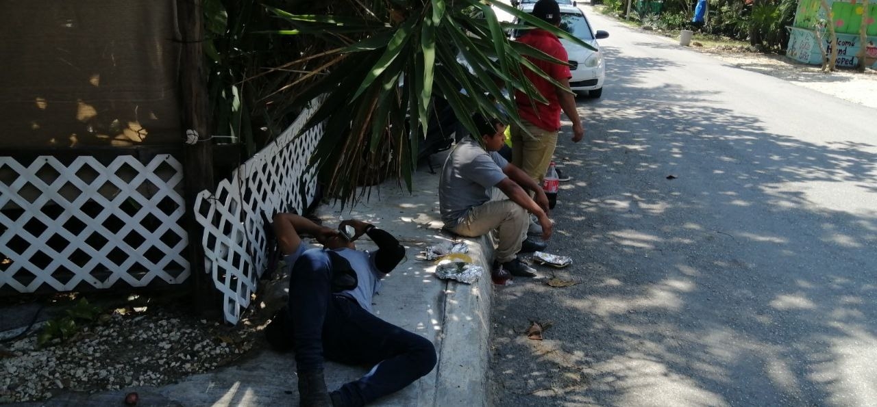 Decenas de empleados en Isla Mujeres exponen las malas condiciones laborales de un hotel
