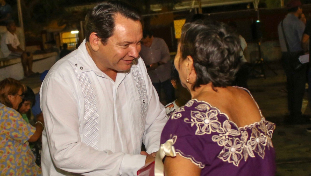 Joaquín Díaz Mena lleva programas del Bienestar a colonias de Mérida