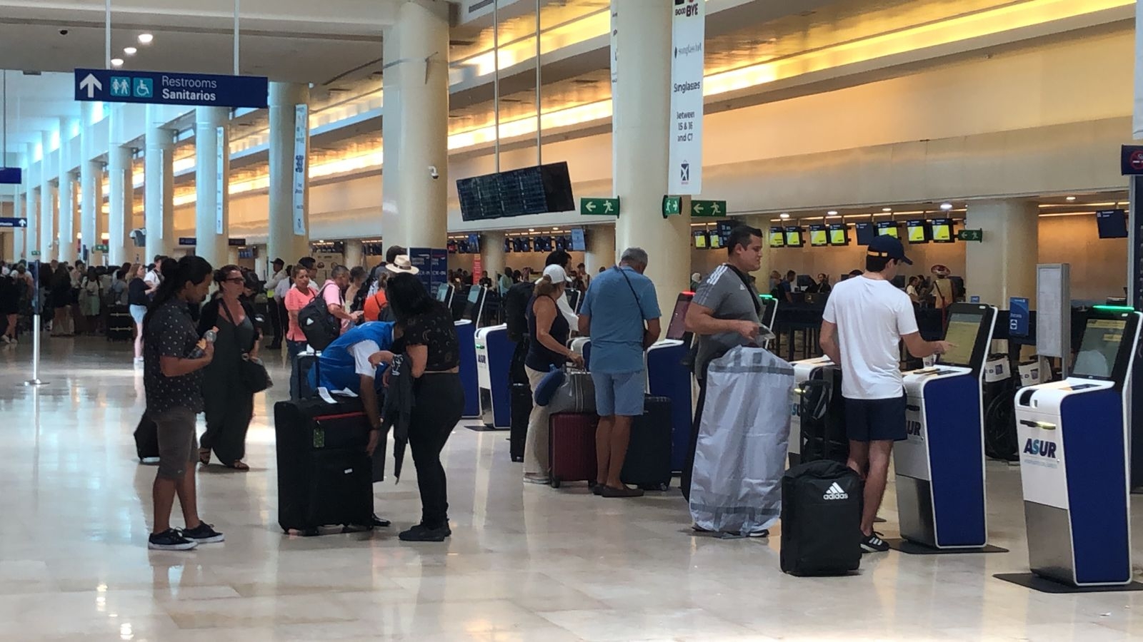 Aeropuerto de Cancún reporta la cancelación de un vuelo: EN VIVO