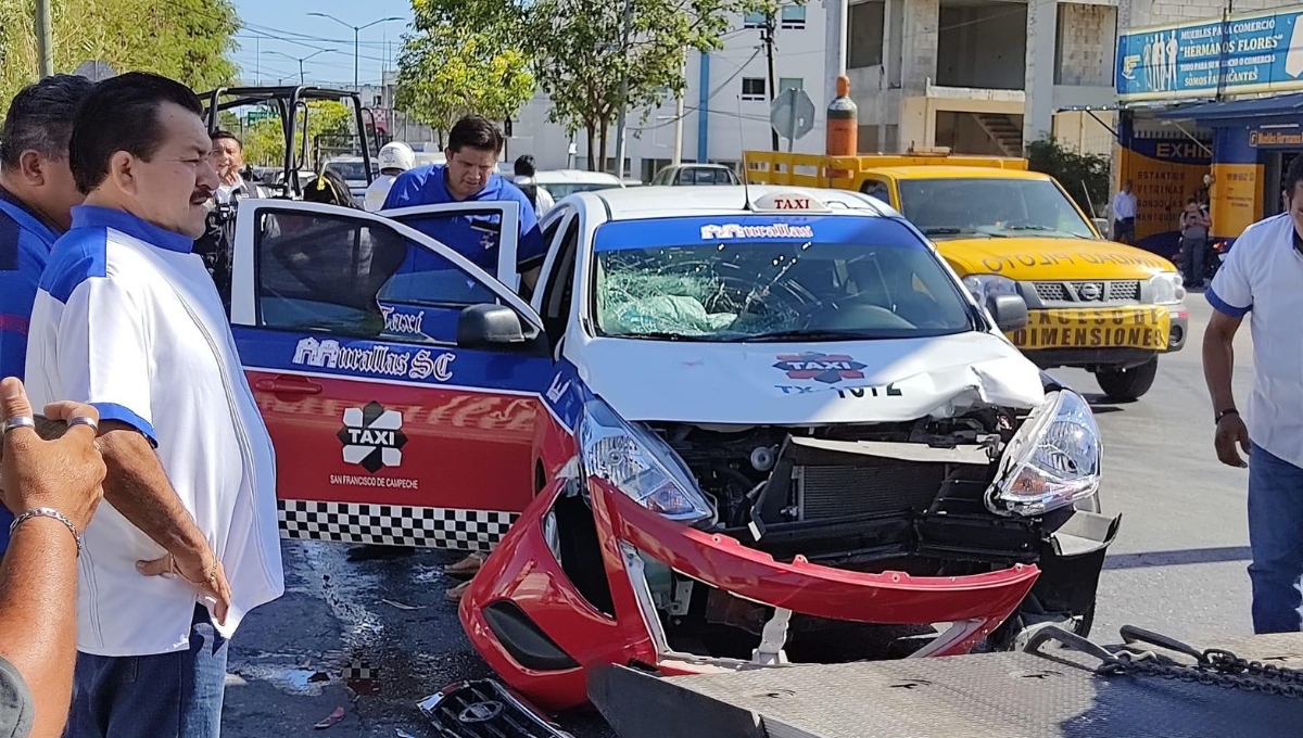 Taxista embiste a motociclista en Campeche