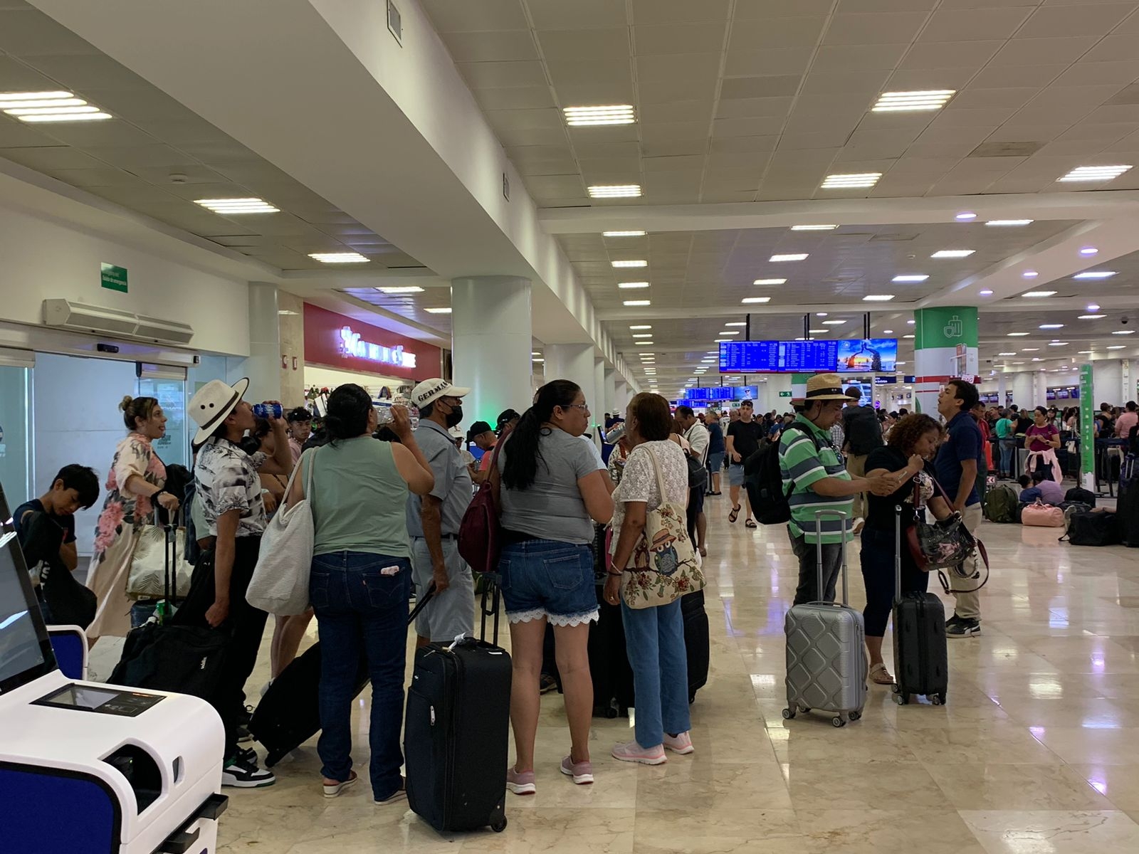 Aeropuerto de Cancún registra seis vuelos retrasados: EN VIVO
