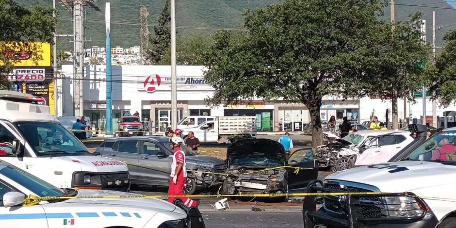 Carambola en Monterrey, Nuevo León, deja dos muertos y ocho heridos