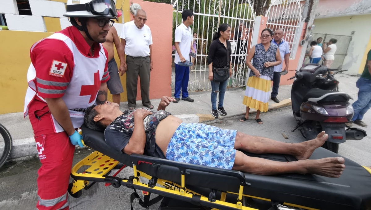 Motociclista atropella a abuelito de Ciudad del Carmen; manejaba en sentido contrario