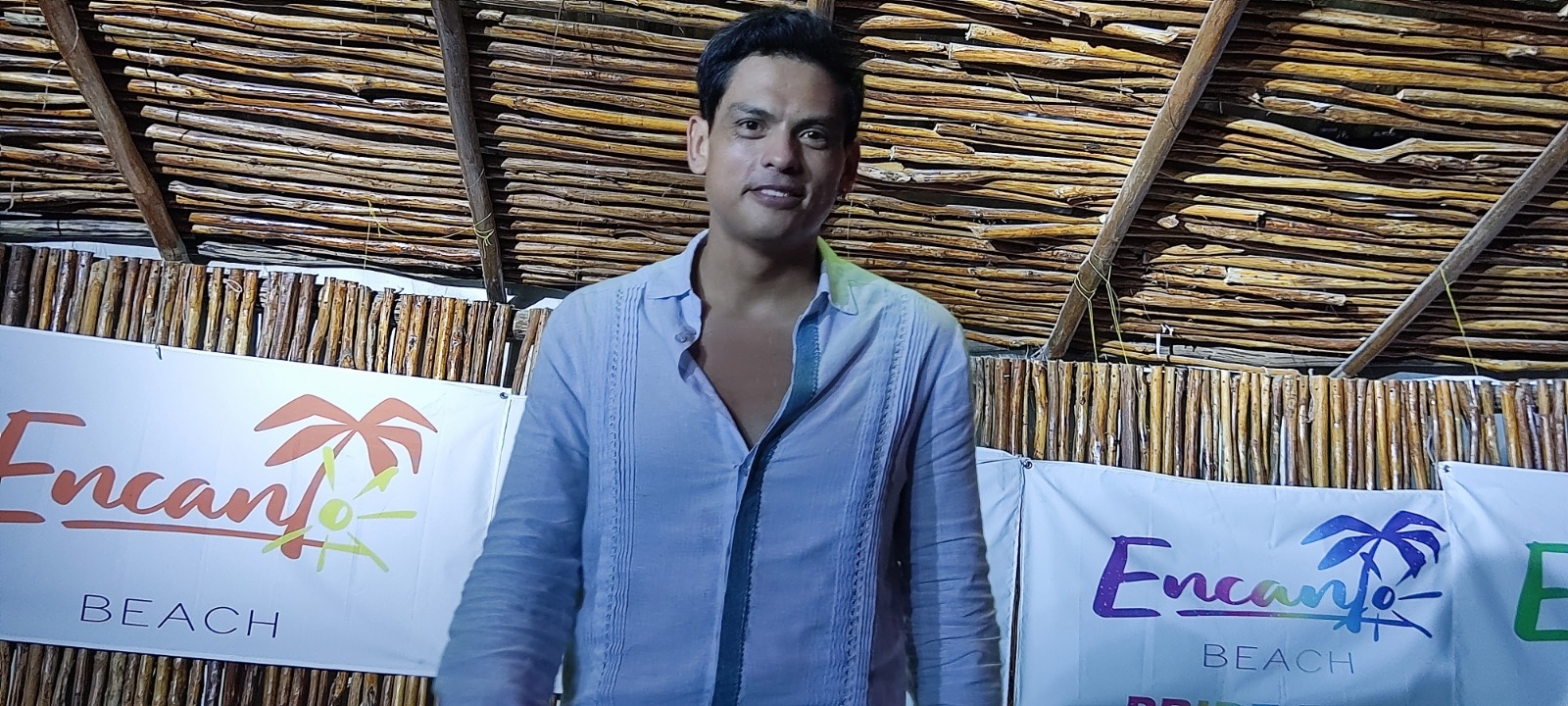 Actor mexicano celebra nominación al Premio Ariel en Playa del Carmen
