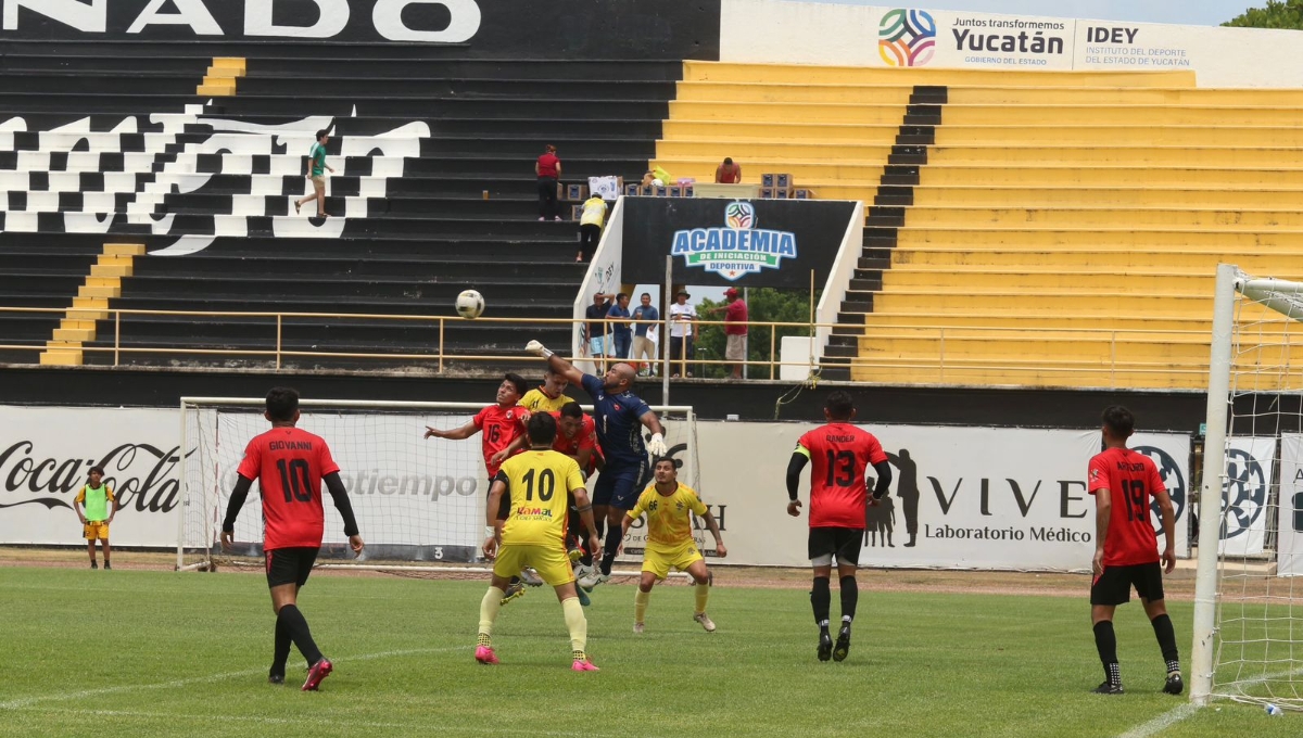 ¡Goleada! Potros de Homún vencen 5-1 a Frailes de Izamal en el estadio Carlos Iturralde de Mérida