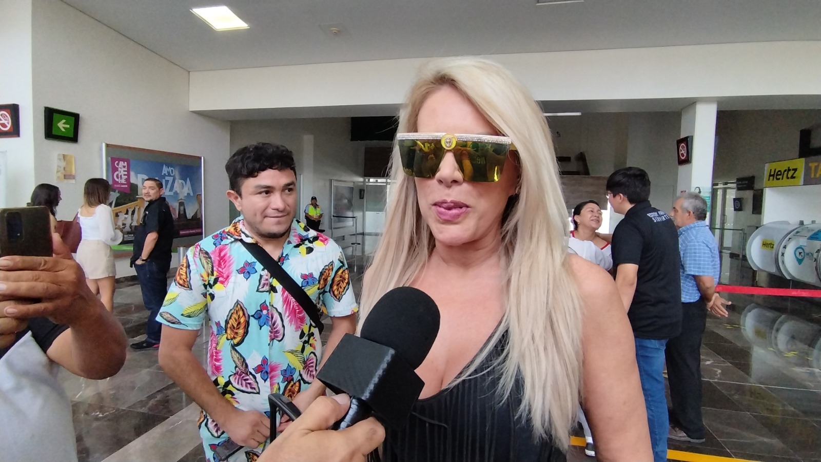 Lorena Herrera llega a Campeche para participar en la Marcha del Orgullo LGBT+