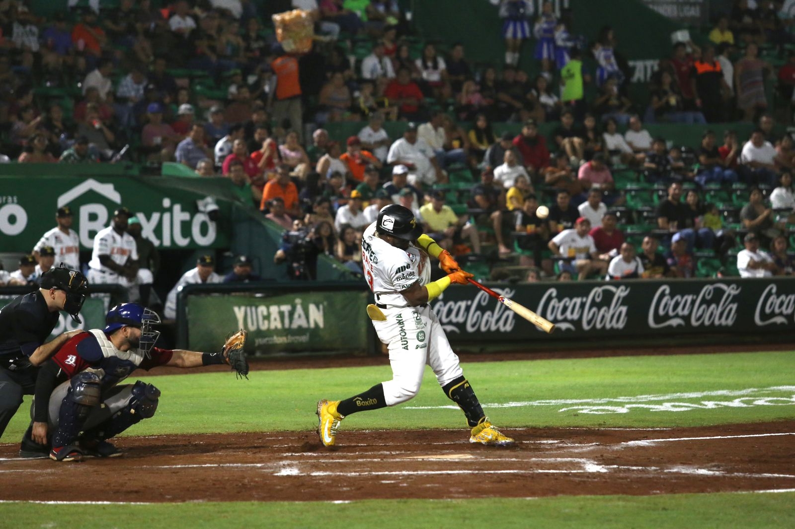 Leones de Yucatán ganan 1 a 0 a los Bravos de León en el Parque "Kukulcán"