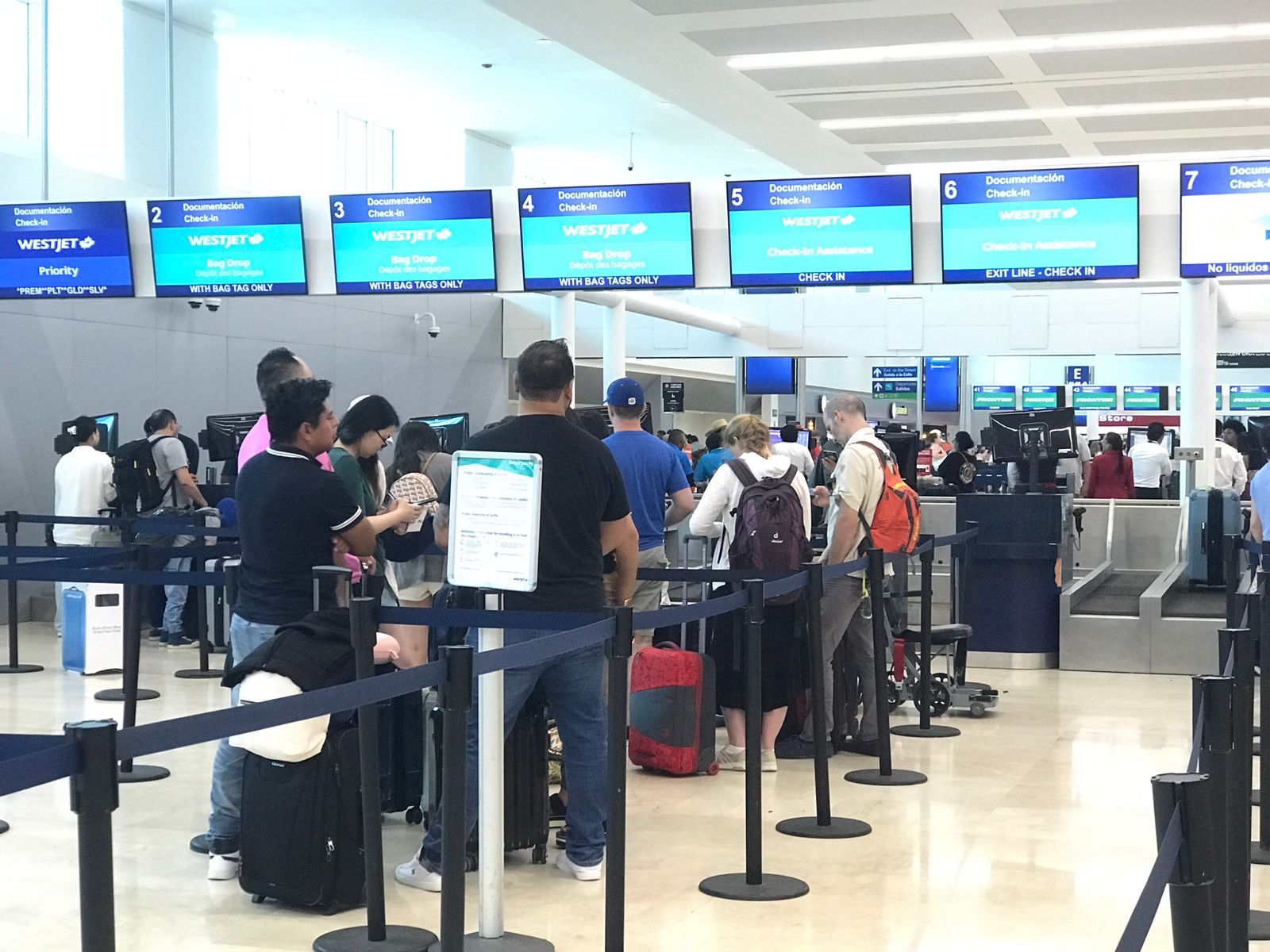Aumenta la demanda de vuelos de París a Cancún: EN VIVO