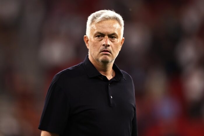José Mourinho es multado y suspendido por insultar a árbitro en la Serie A