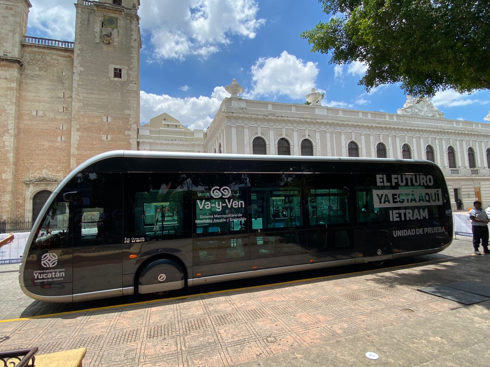 El IE-TRAM será exhibido durante 11 días en la Plaza Grande de Mérida