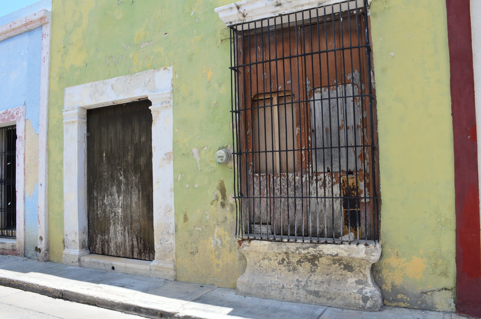 Dueños de casas del Centro de Campeche ignoran advertencias por riesgos de derrumbe