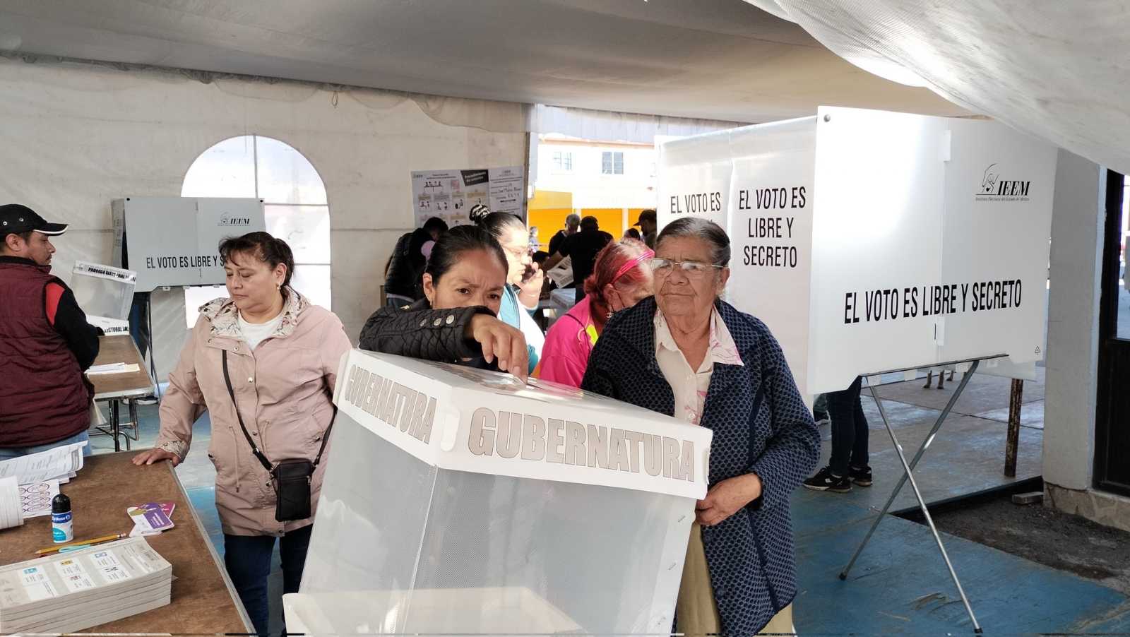 En el Edomex y Coahuila ya se encuentran los ciudadanos ejerciendo su voto