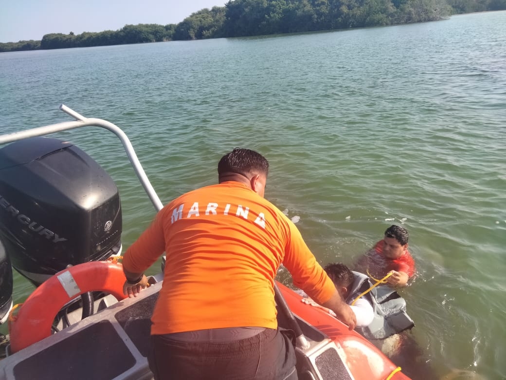 Semar rescata a cinco personas que hacían pesca deportiva en la Bahía de Chetumal