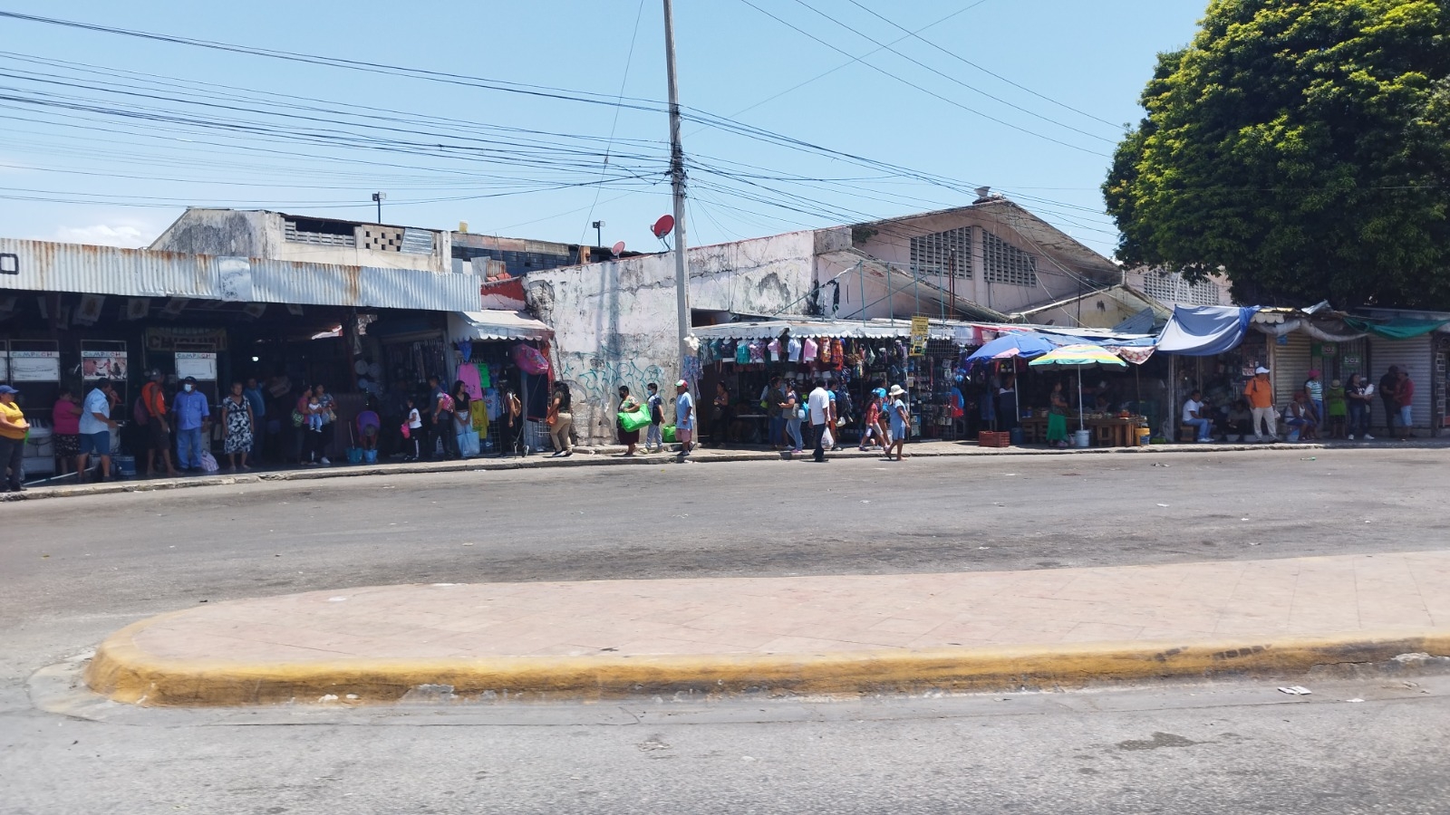 Funcionario acusa a locatarios de fomentar los robos en el mercado principal de Campeche