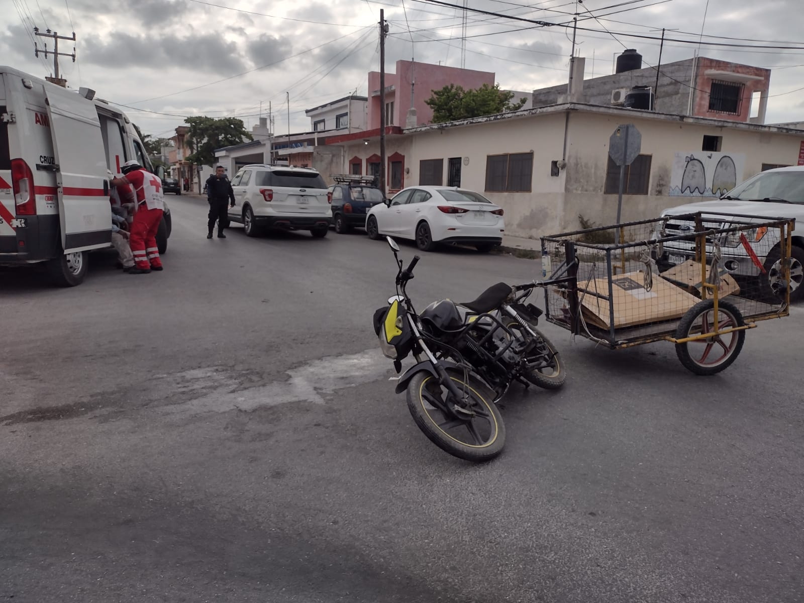 Mujer atropella a un abuelito motociclista y se da a la fuga en Progreso