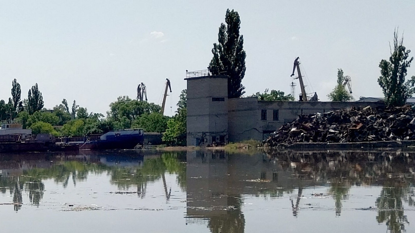 Ucrania tendría daño ambiental tras ataque en represa