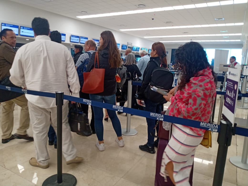 Por una falla mecánica, Aeroméxico baja a pasajeros del vuelo Mérida-CDMX