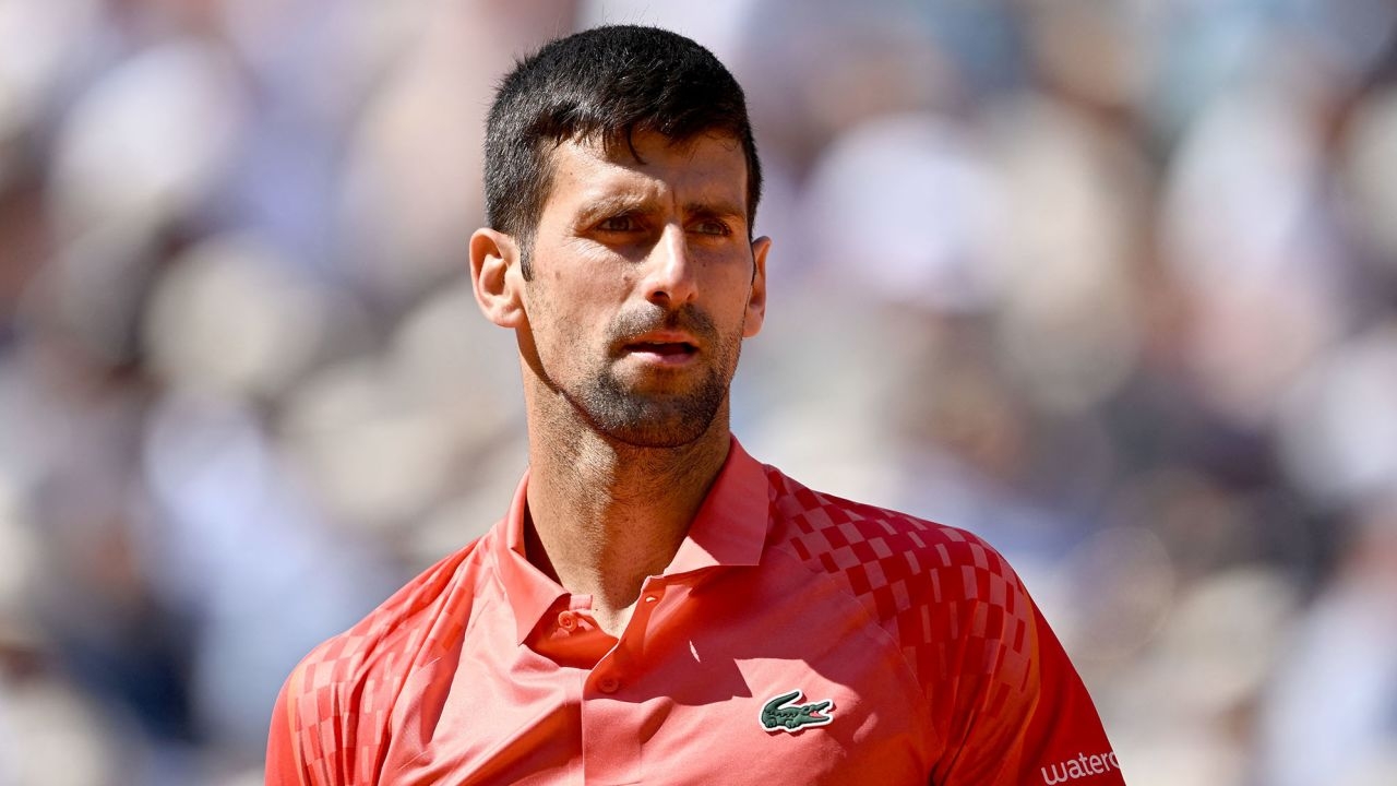 Djokovic está a un paso de su Grand Slam 23 tras vencer a un acalambrado Carlos Alcaraz en Semifinales de Roland Garros
