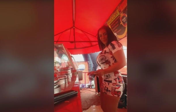 Con baile sexy, vendedora de helados se hace viral en TikTok: VIDEO