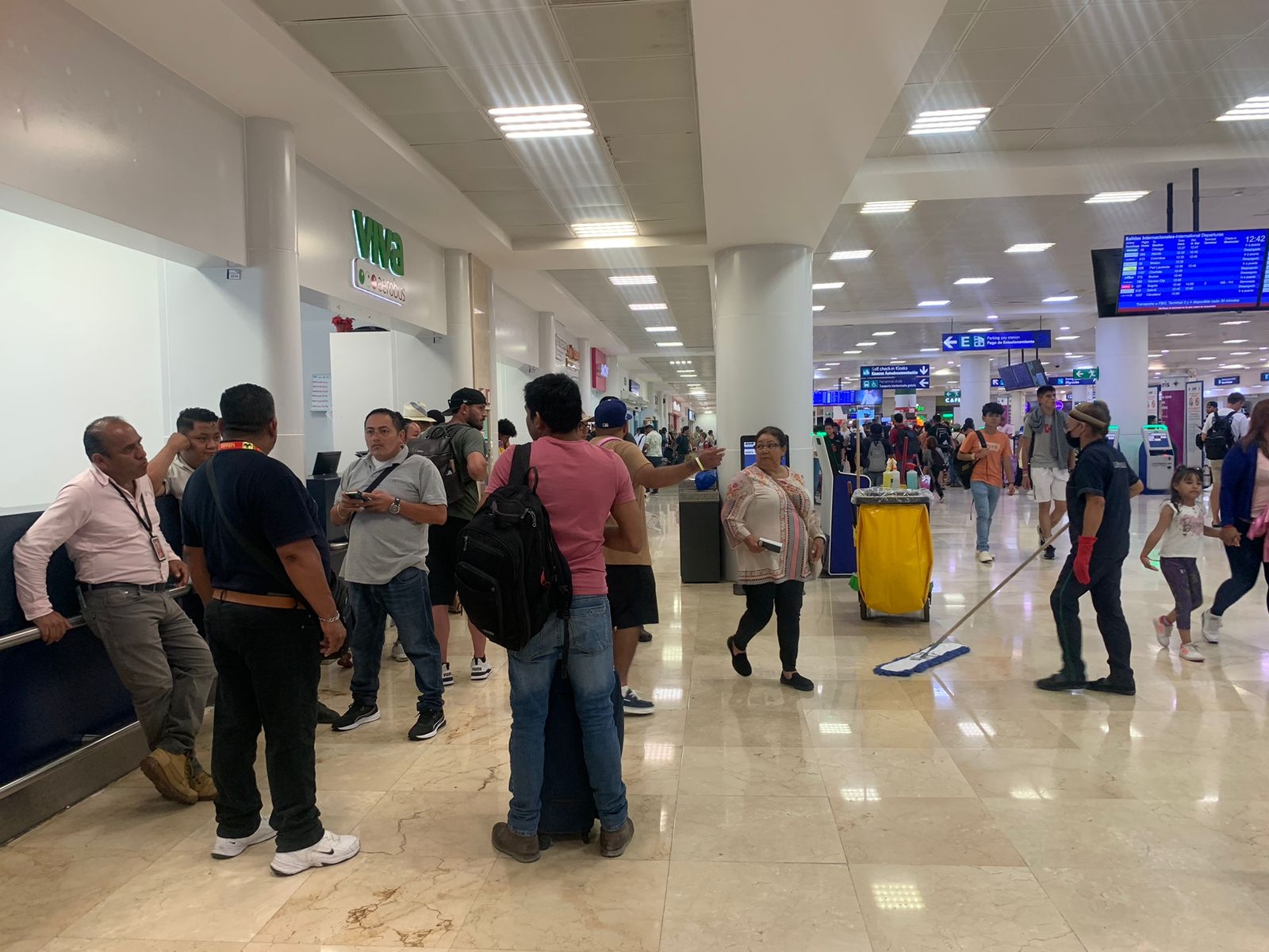 Cancelan dos vuelos a Denver y Toronto en el aeropuerto de Cancún: EN VIVO