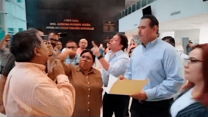 Diputados del PAN agreden a periodista en Tamaulipas: VIDEO