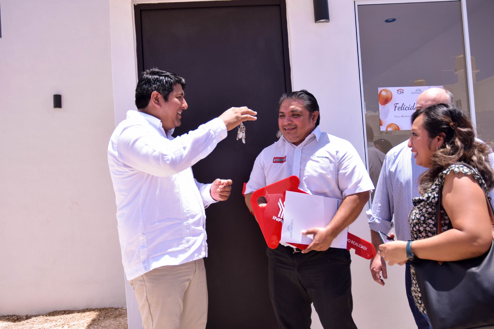 4 mil trabajadores en Yucatán han recibido un crédito de Infonavit: Rogerio Castro