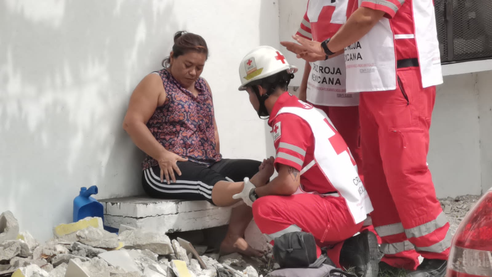 Paramédicos de la Cruz Roja atendieron a la mujer