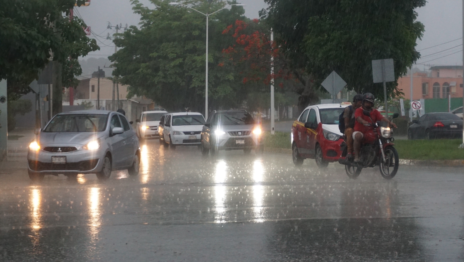 En Campeche, prevén cierre de carreteras ante riesgo de huracanes