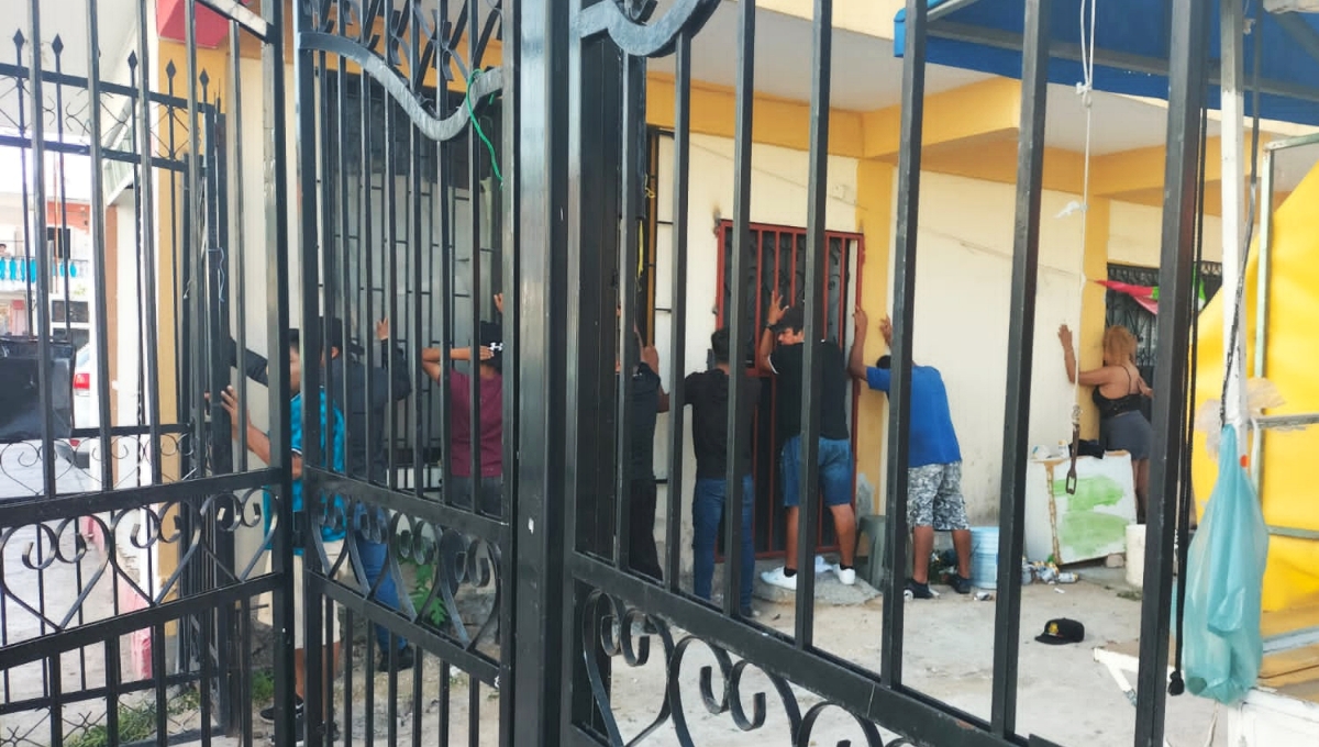 Intentan reclamar a niños chiapanecos explotados en Playa del Carmen