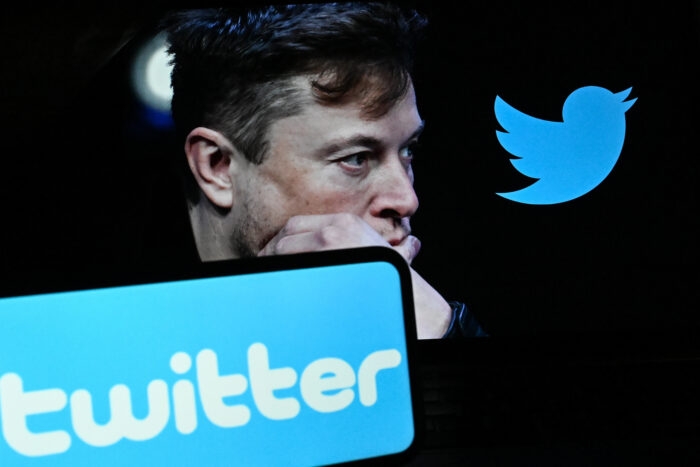 Elon Musk revela caída del 50% en ingresos publicitarios de Twitter
