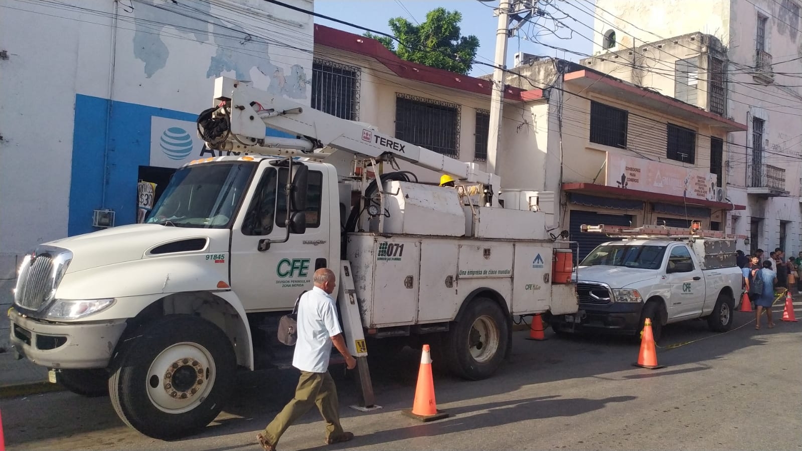 CFE 'cede' a las amenazas de comerciantes de Mérida tras apagones: EN VIVO